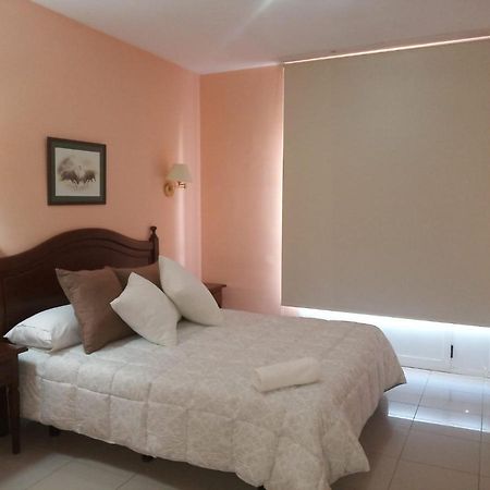 Hostal Restaurante Pacos Herrera del Duque ภายนอก รูปภาพ