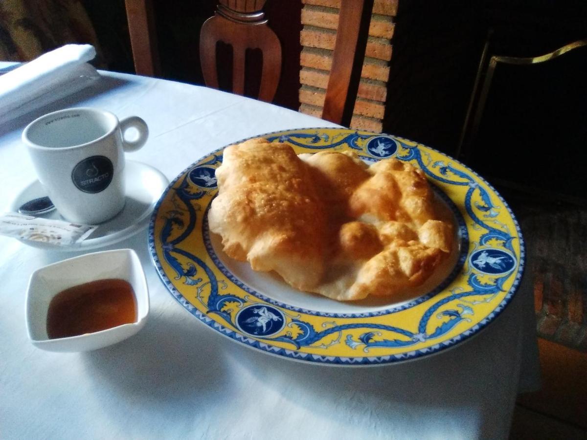 Hostal Restaurante Pacos Herrera del Duque ภายนอก รูปภาพ