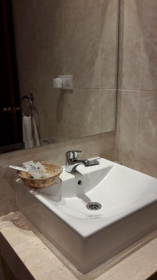 Hostal Restaurante Pacos Herrera del Duque ภายนอก รูปภาพ